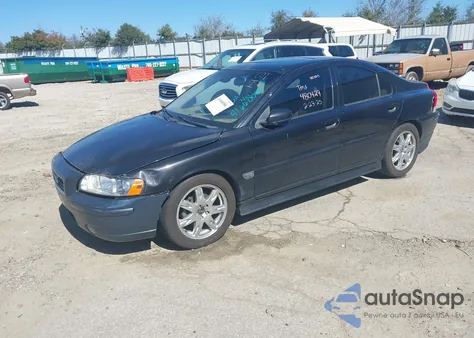 2005 Volvo S60 2.5T z USA, uszkodzony, nr VIN YV1RS592352480429